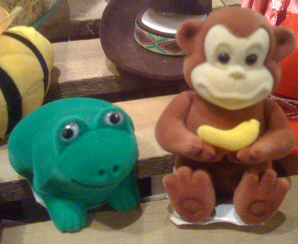 Monkeys and Frogs belong together