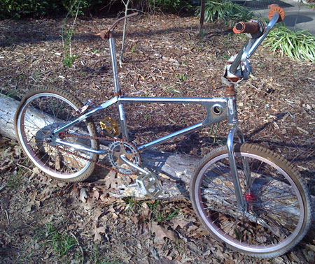There is so0mething poetically pathetic about rebuilding your childhood bike. Am I chasing the ghost of the monkey I was or honoring the service of a valiant steed, who knows?  I'll ask the shadow...